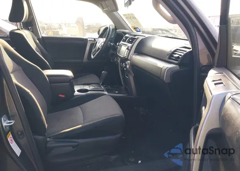 2016 Toyota 4Runner Sr5 z USA, uszkodzony, nr VIN JTEZU5JR7G5125916